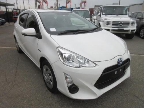 TOYOTA AQUA S PUSH WHITE 2017