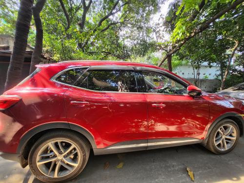 MG HS G LUX Trophy Speck RED 2021